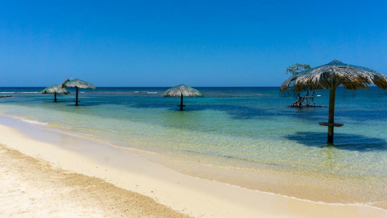 Dixon Cove Las Palmas Beach Hotel מראה חיצוני תמונה